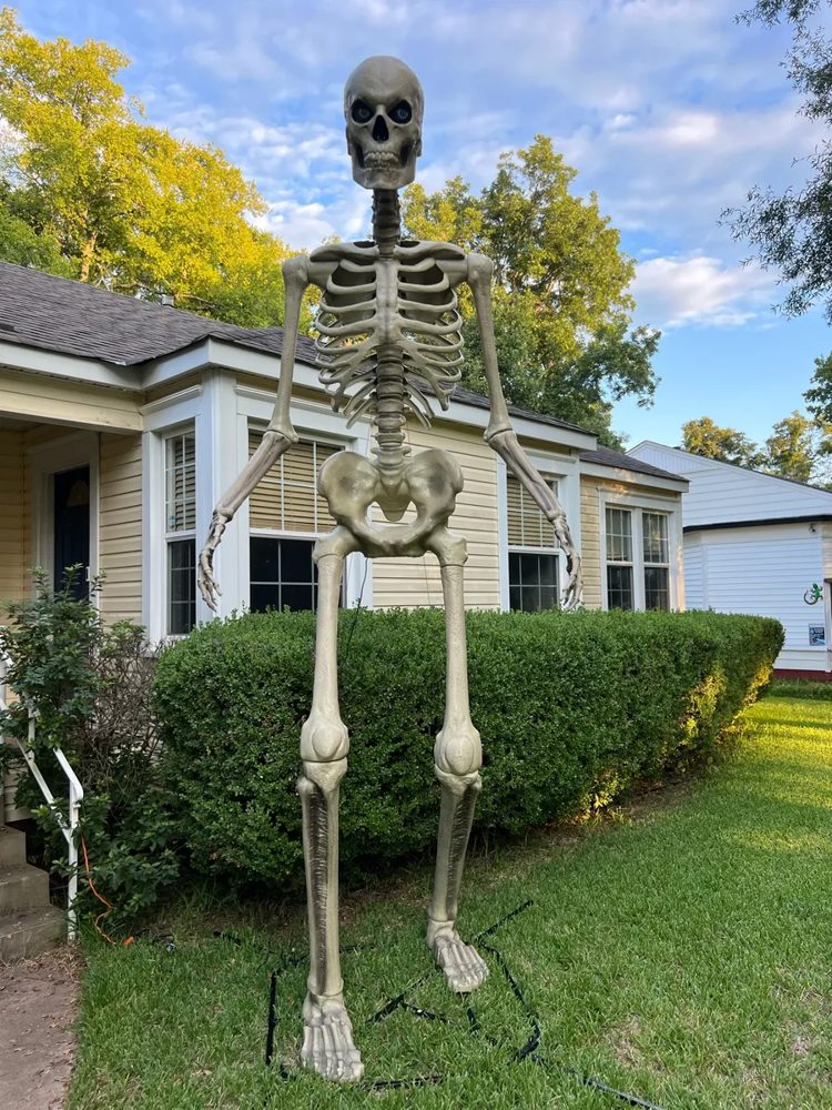 12-Ft Poseable Giant Skeleton with Life-Size Joints